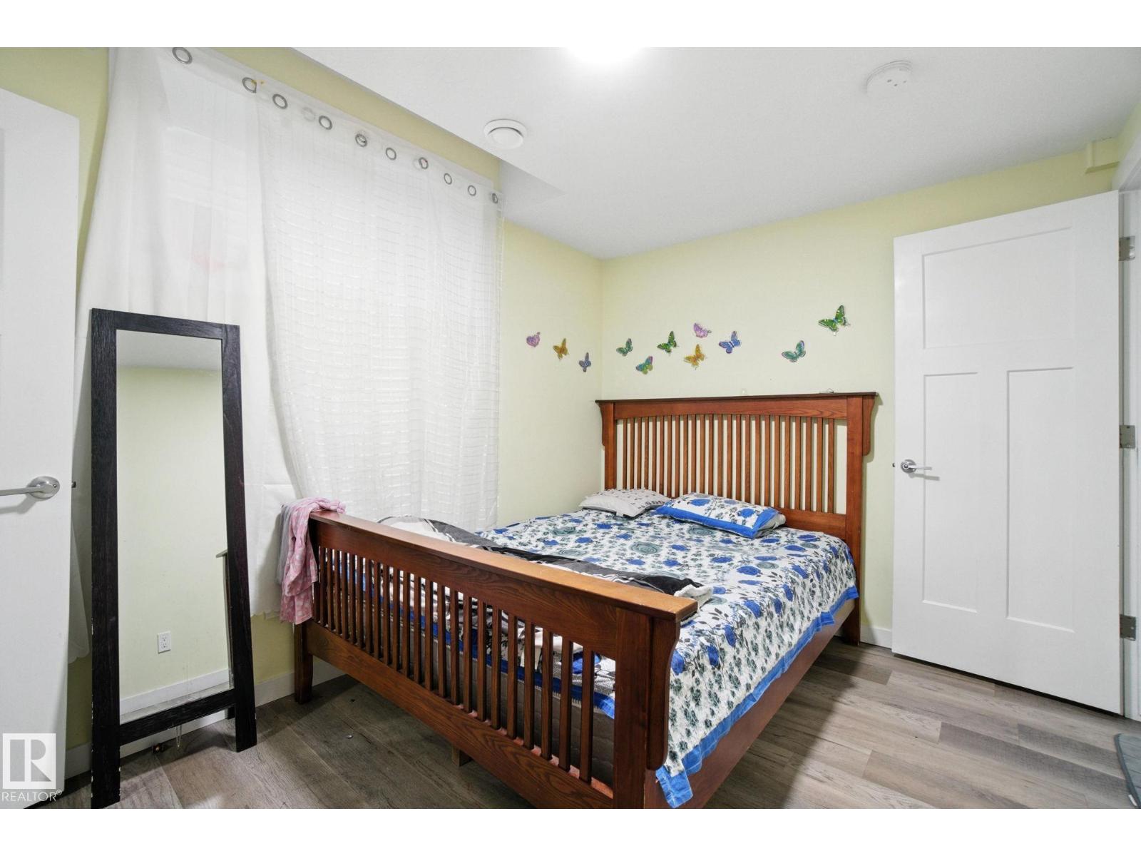 Photo 50 of 2419 17 Av Nw, Edmonton AB