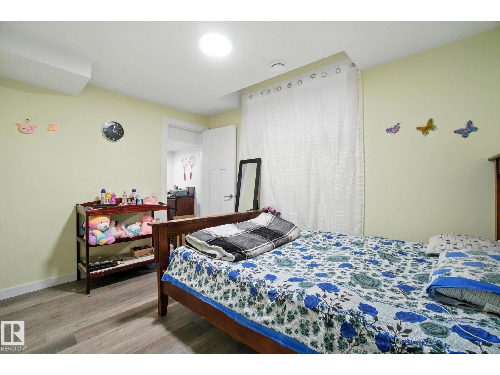 Photo 51 of 2419 17 Av Nw, Edmonton AB