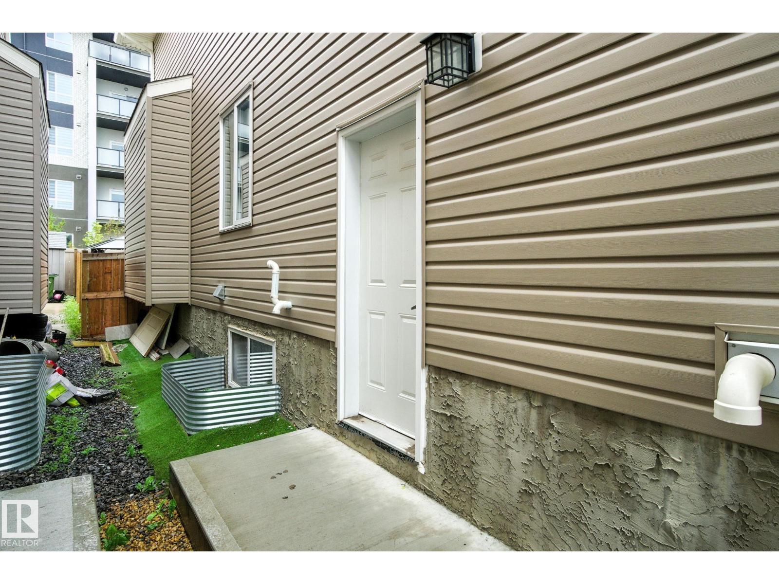 Photo 53 of 2419 17 Av Nw, Edmonton AB