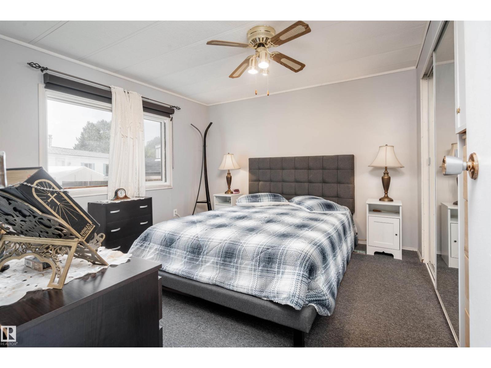 Photo 11 of 2438 Lakeview Ba Nw Nw, Edmonton AB