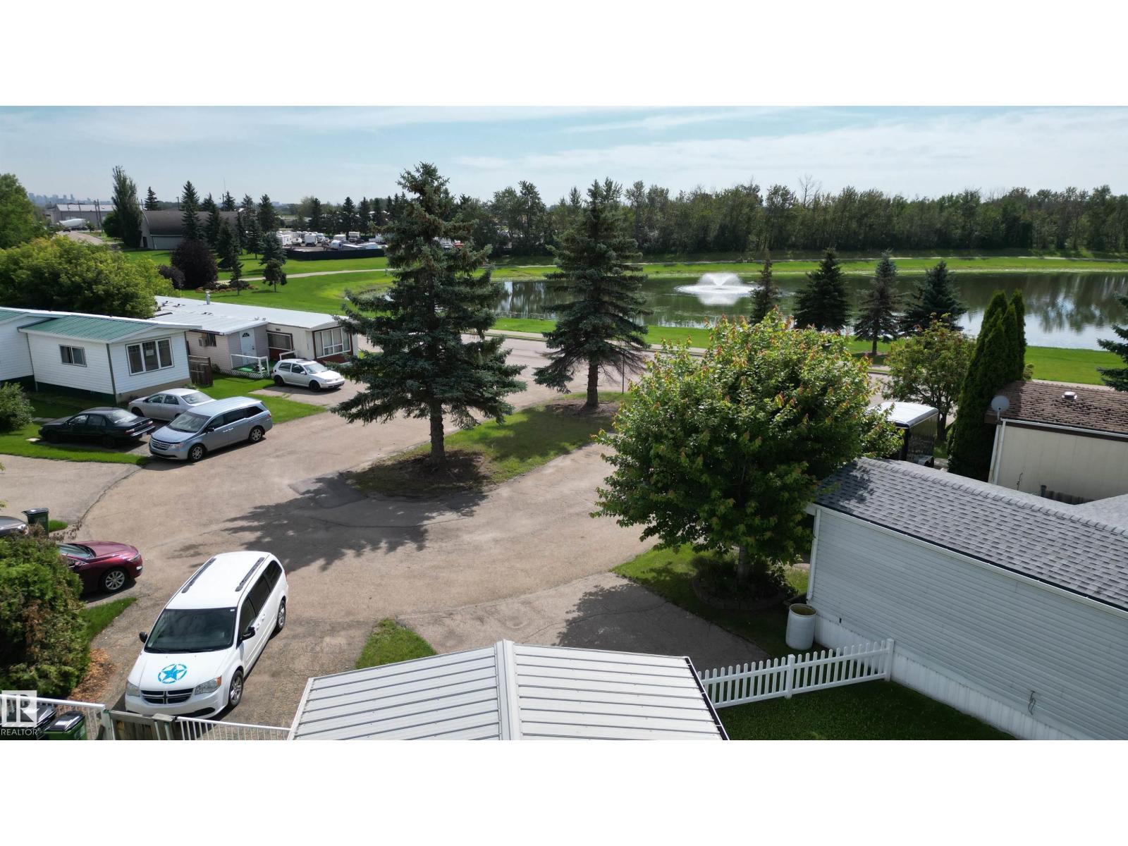 Photo 29 of 2438 Lakeview Ba Nw Nw, Edmonton AB