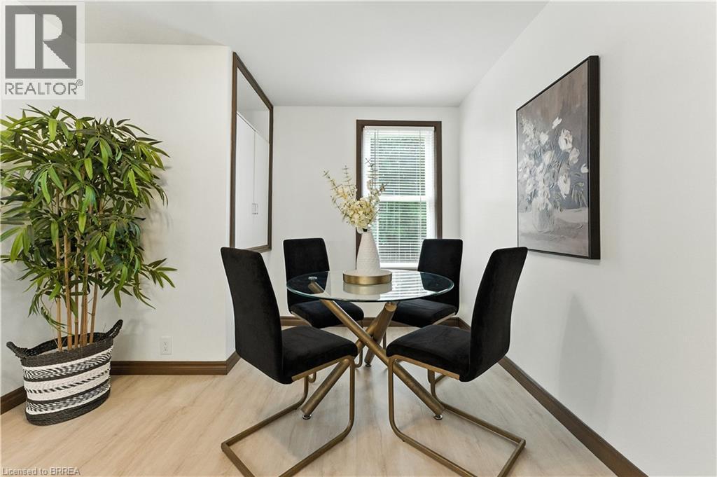 Photo 11 of 39 Allenby Avenue, Brantford ON