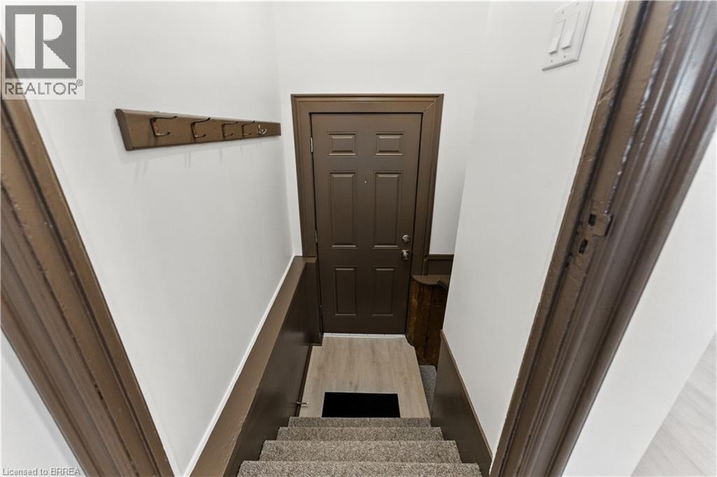 Photo 14 of 39 Allenby Avenue, Brantford ON