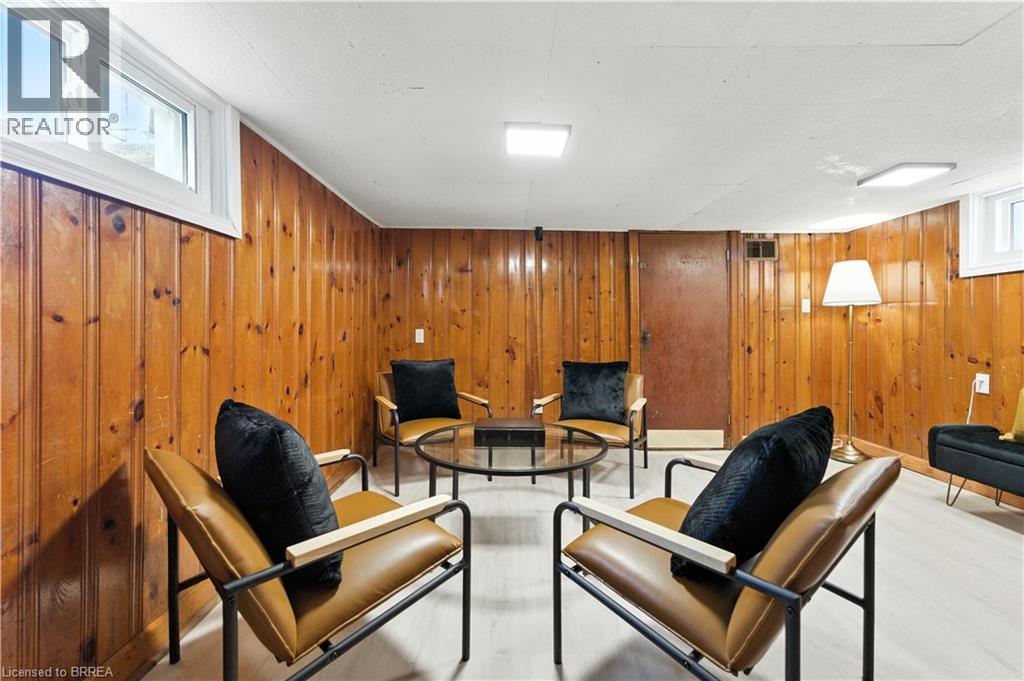Photo 15 of 39 Allenby Avenue, Brantford ON