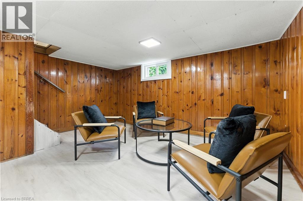 Photo 16 of 39 Allenby Avenue, Brantford ON