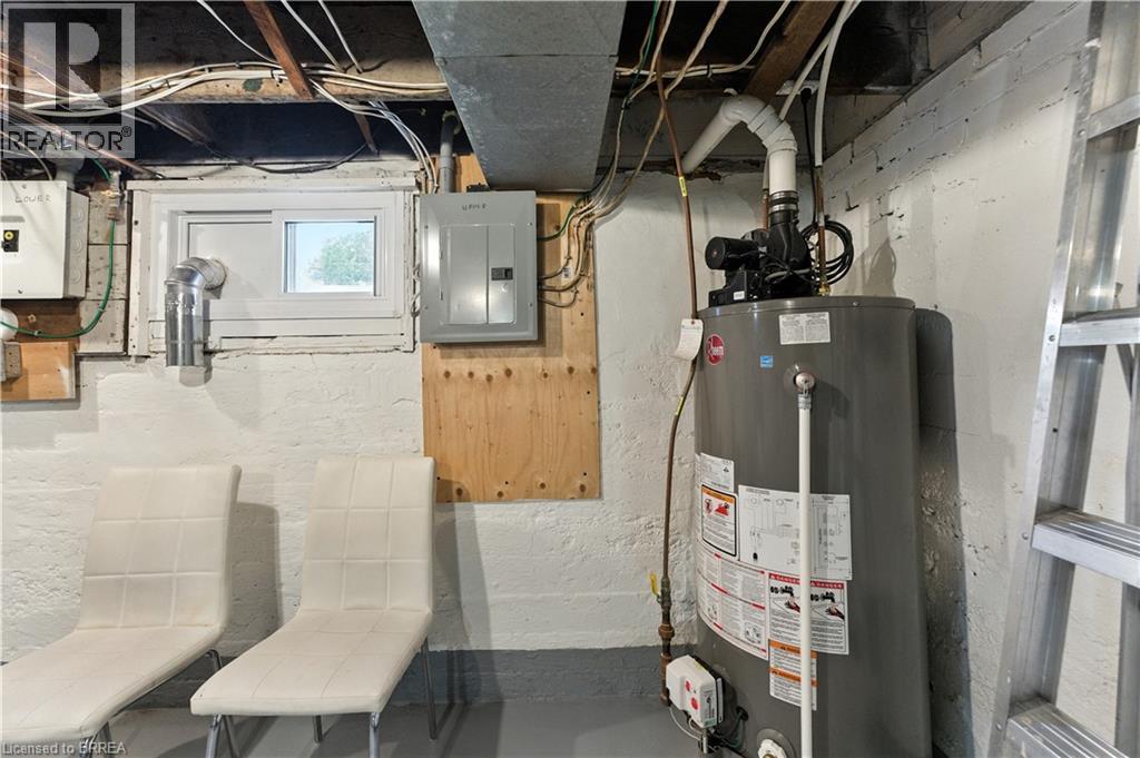 Photo 19 of 39 Allenby Avenue, Brantford ON