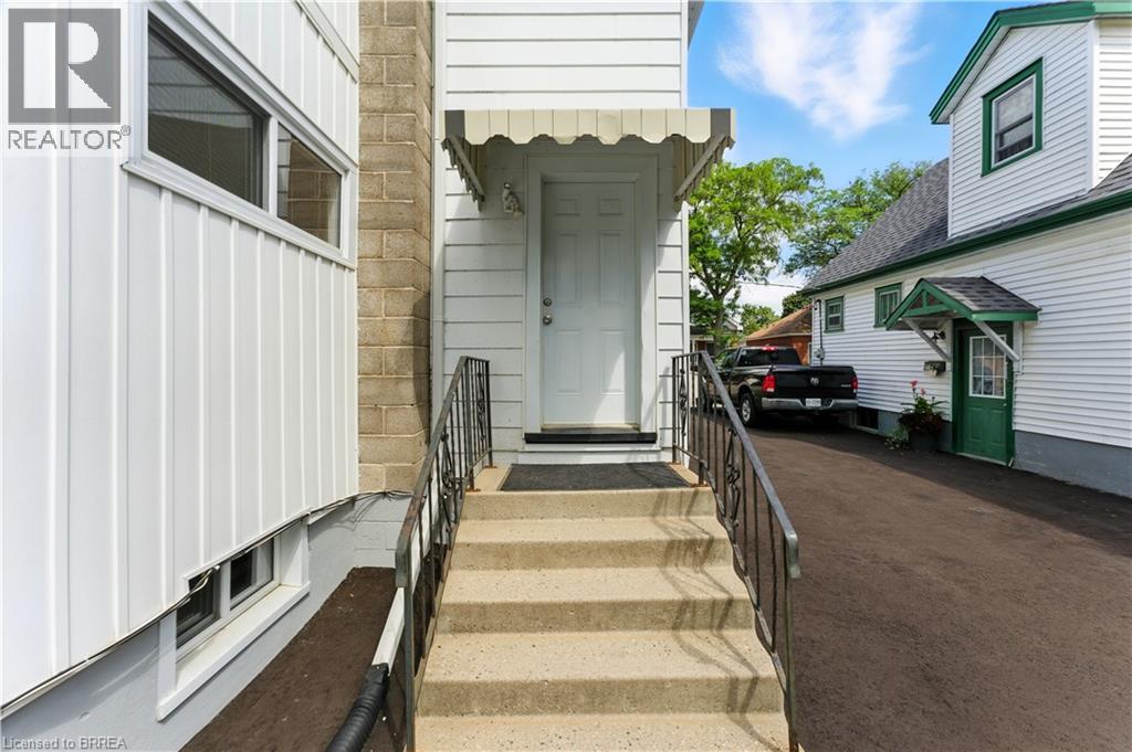 Photo 22 of 39 Allenby Avenue, Brantford ON
