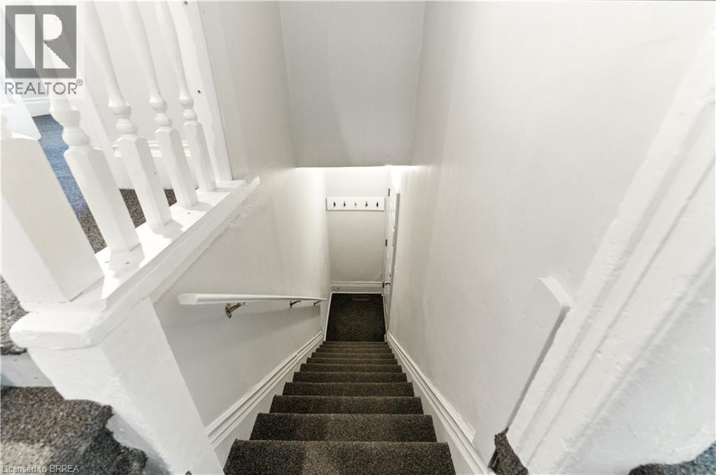Photo 23 of 39 Allenby Avenue, Brantford ON