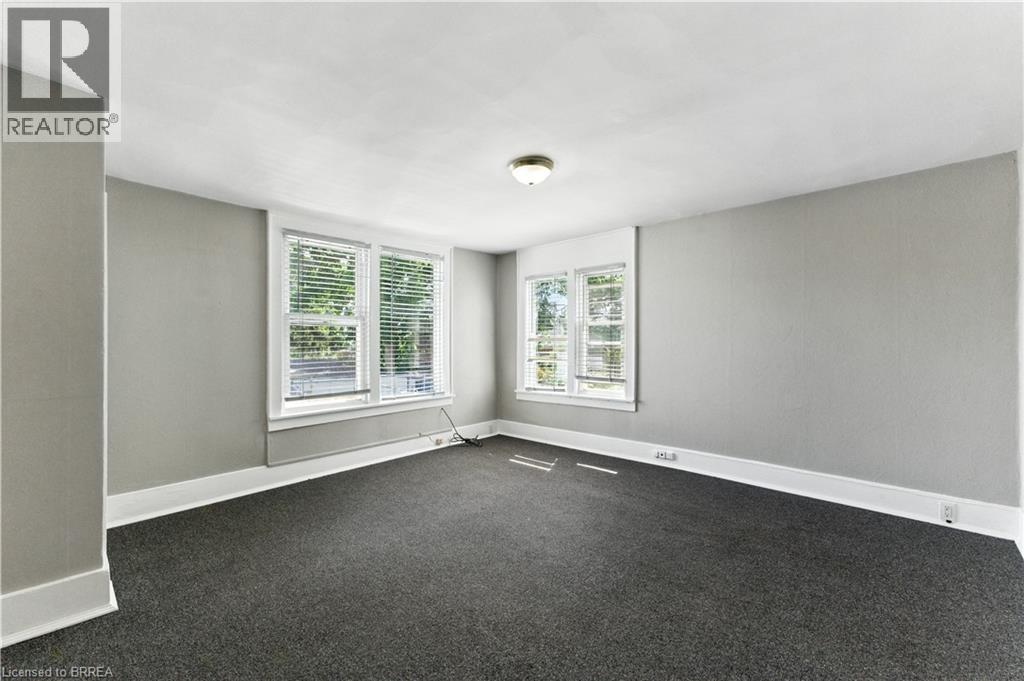 Photo 24 of 39 Allenby Avenue, Brantford ON