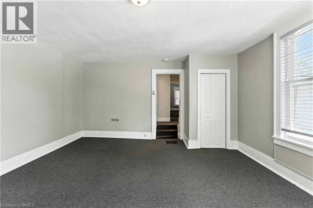 Photo 25 of 39 Allenby Avenue, Brantford ON