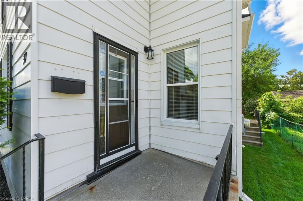 Photo 3 of 39 Allenby Avenue, Brantford ON