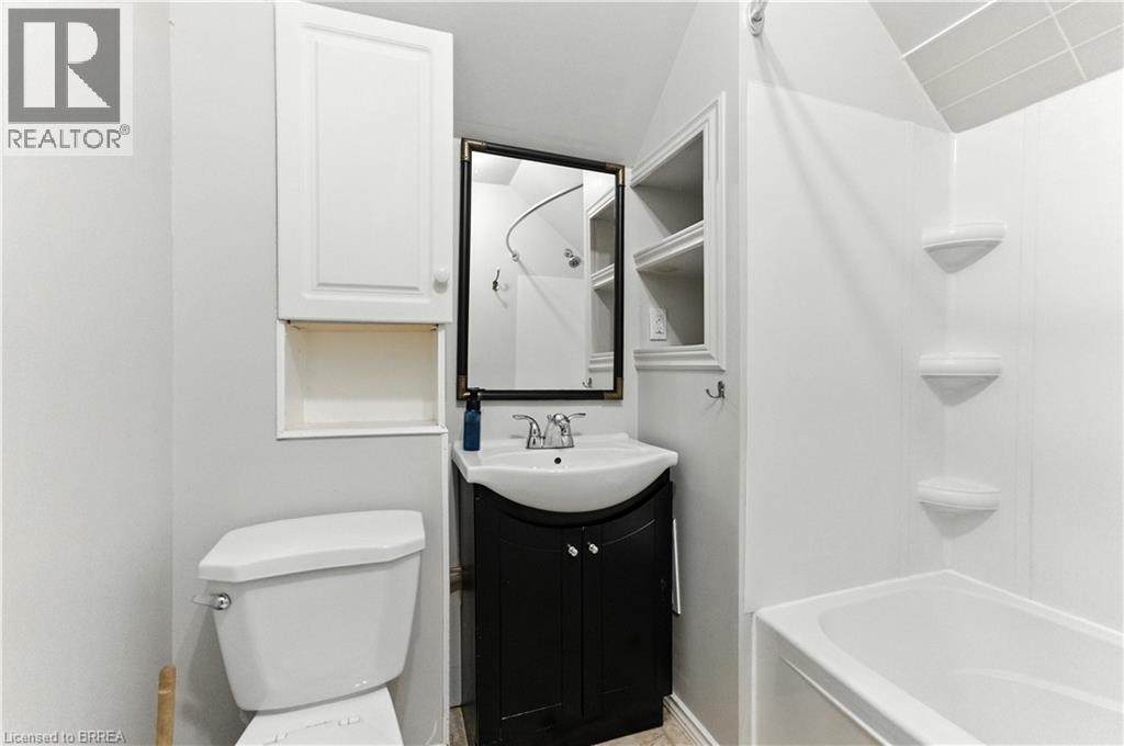 Photo 30 of 39 Allenby Avenue, Brantford ON