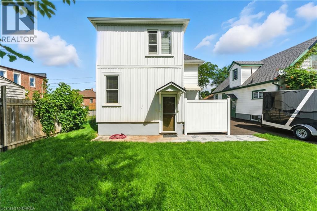 Photo 32 of 39 Allenby Avenue, Brantford ON