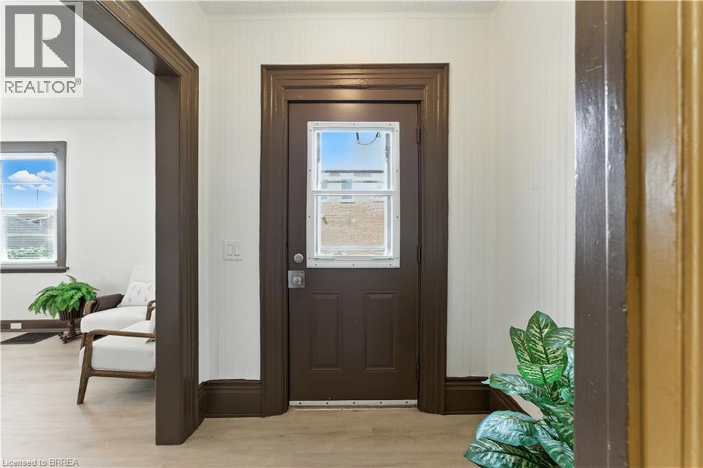 Photo 4 of 39 Allenby Avenue, Brantford ON