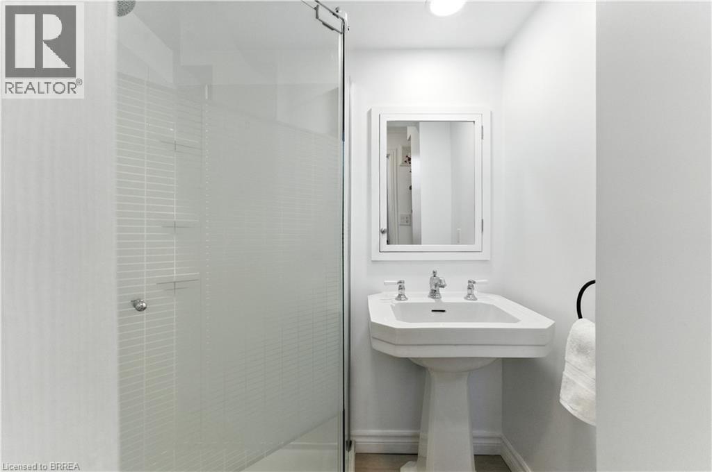 Photo 9 of 39 Allenby Avenue, Brantford ON