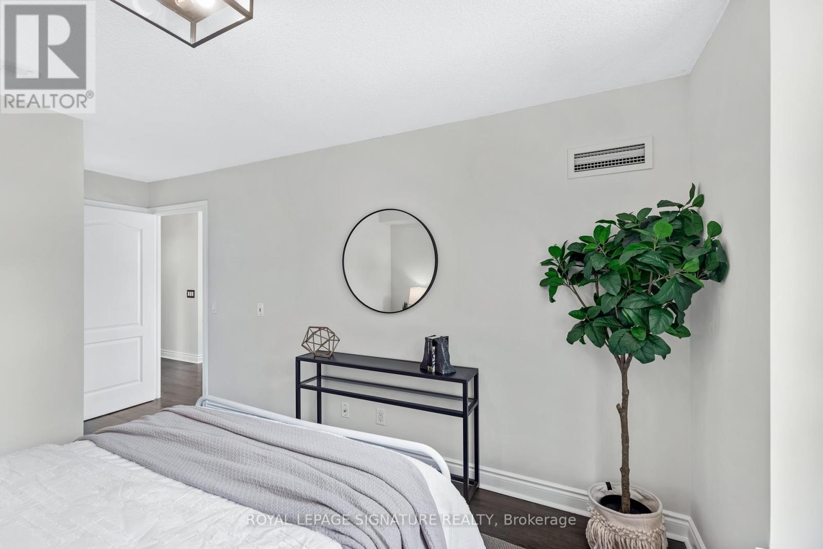 Photo 15 of 403 1103 Leslie Street, Toronto ON
