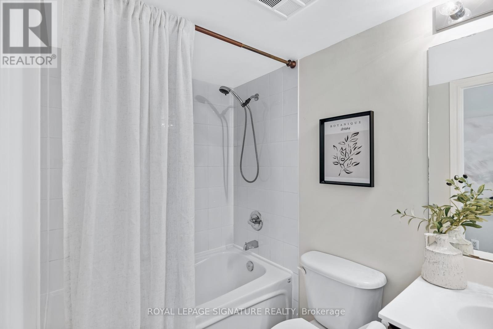 Photo 21 of 403 1103 Leslie Street, Toronto ON