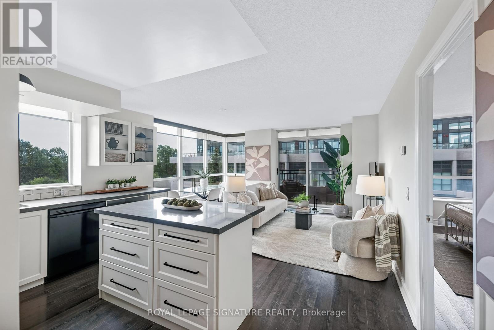 Photo 3 of 403 1103 Leslie Street, Toronto ON