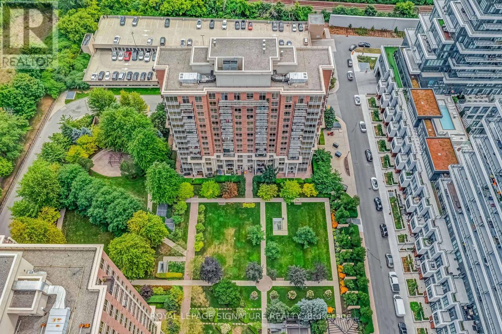 Photo 32 of 403 1103 Leslie Street, Toronto ON