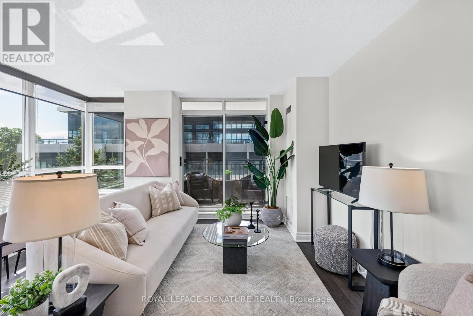 Photo 5 of 403 1103 Leslie Street, Toronto ON