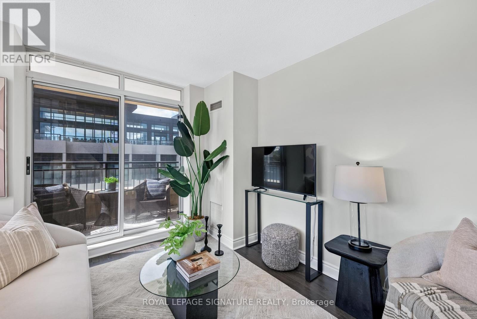 Photo 6 of 403 1103 Leslie Street, Toronto ON