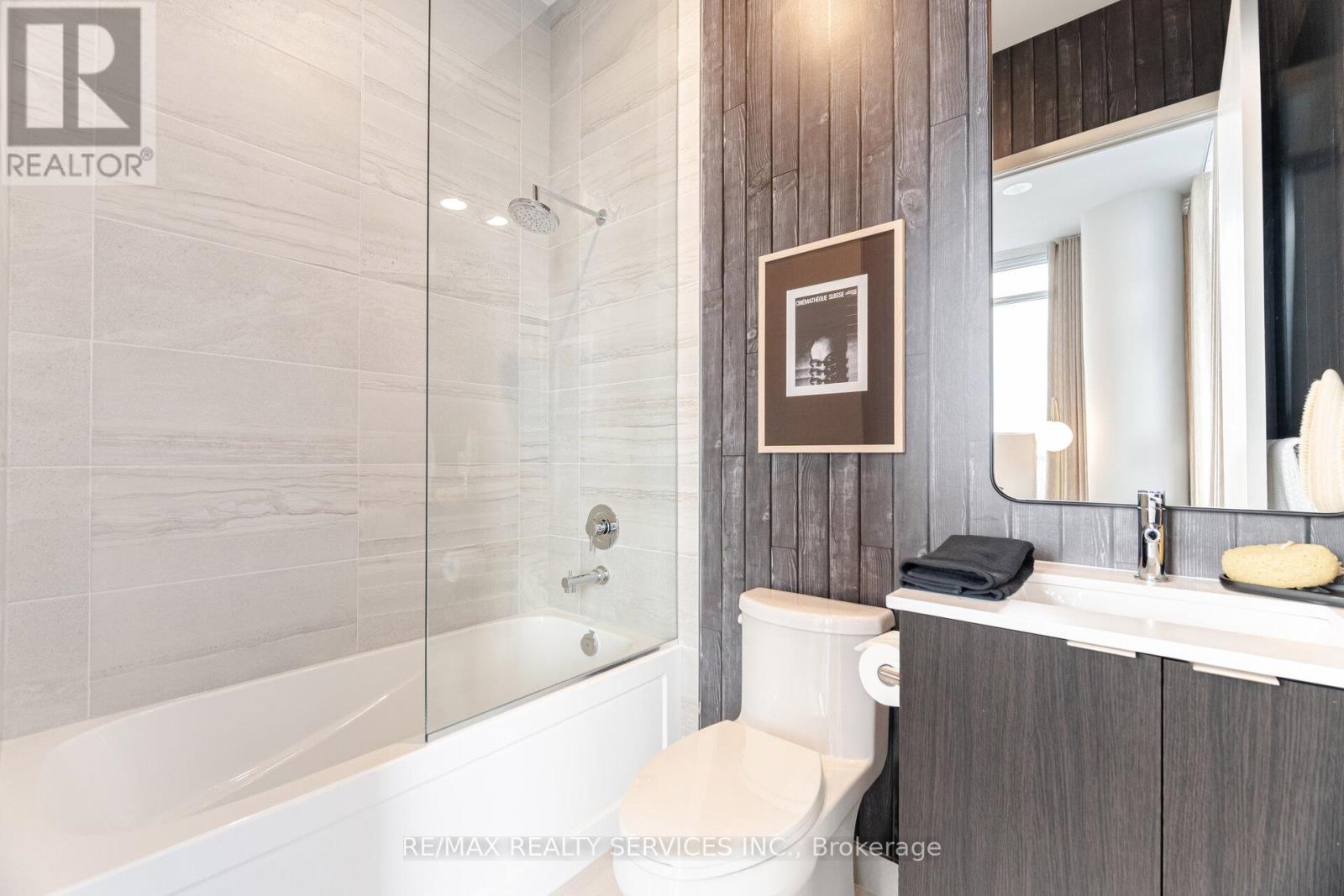 Photo 20 of Ph 103 138 Downes Street, Toronto ON