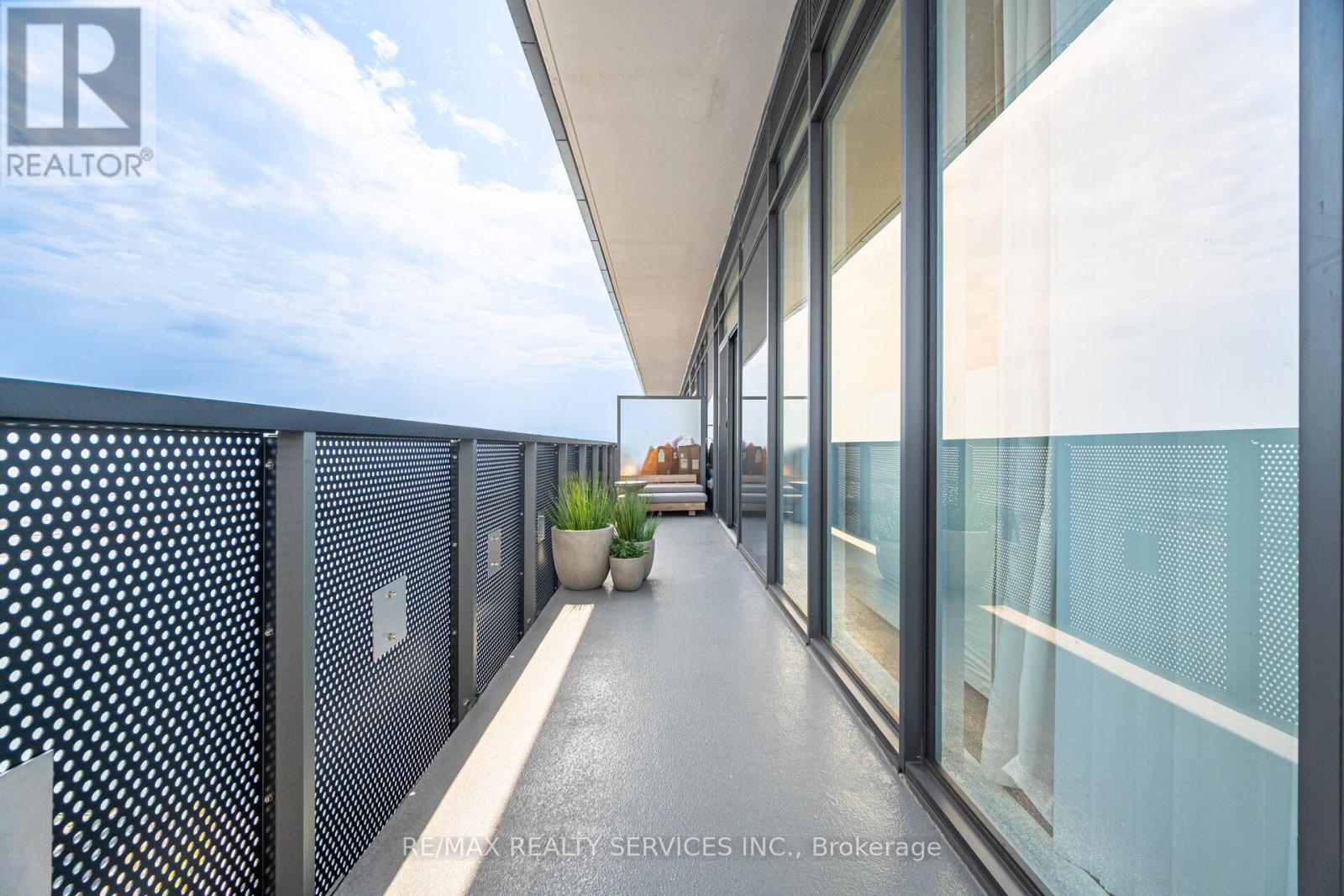 Photo 26 of Ph 103 138 Downes Street, Toronto ON