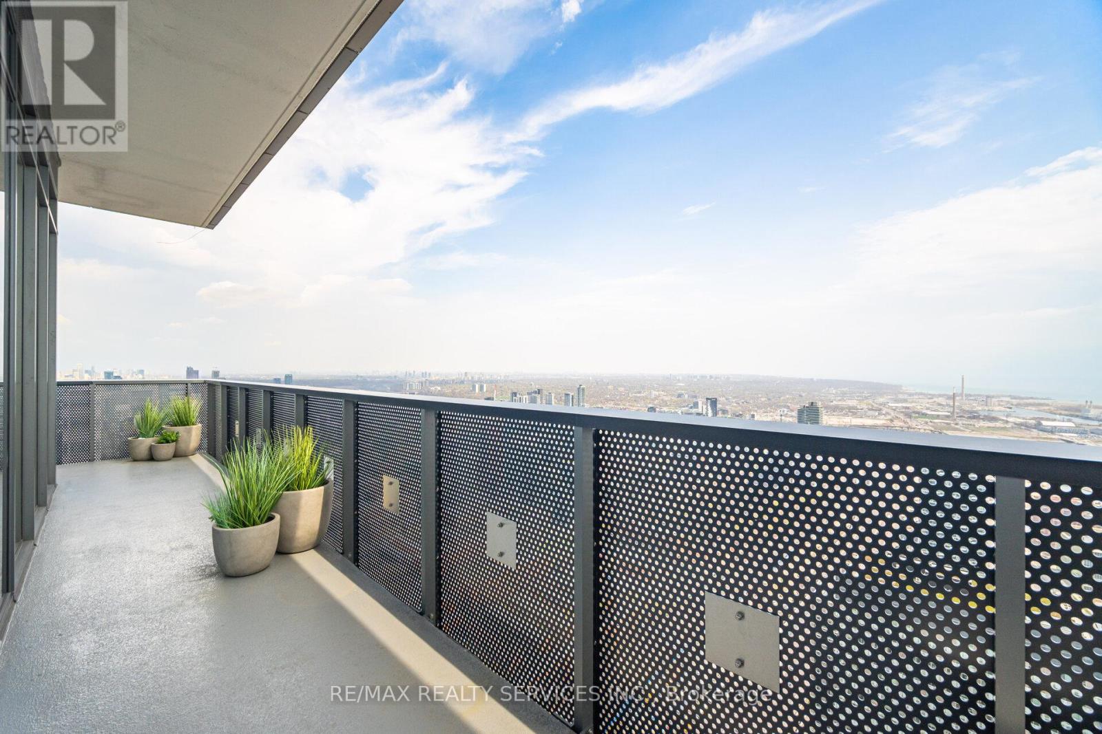 Photo 27 of Ph 103 138 Downes Street, Toronto ON