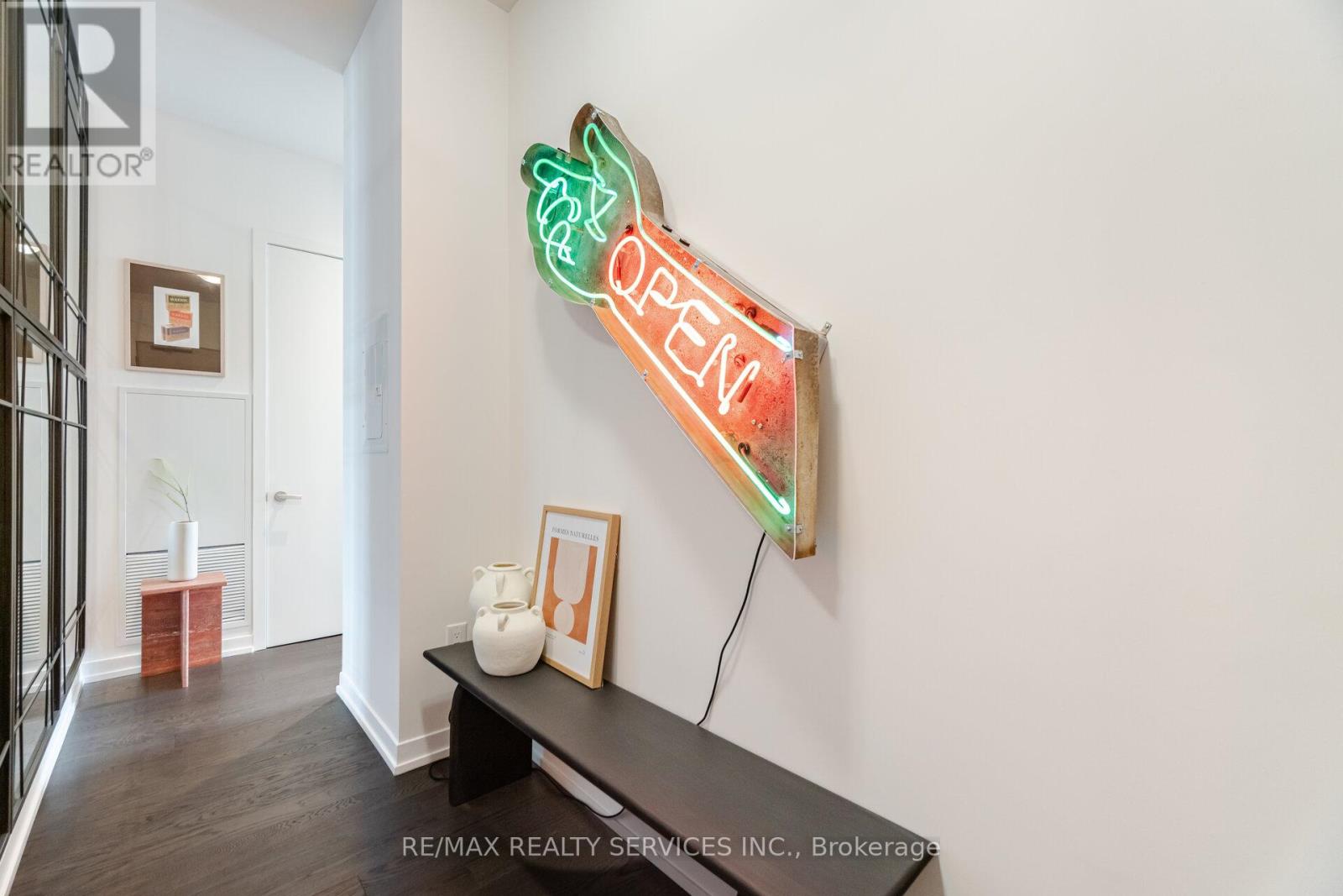 Photo 5 of Ph 103 138 Downes Street, Toronto ON
