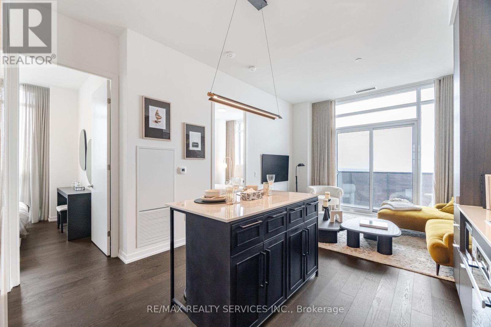 Photo 6 of Ph 103 138 Downes Street, Toronto ON