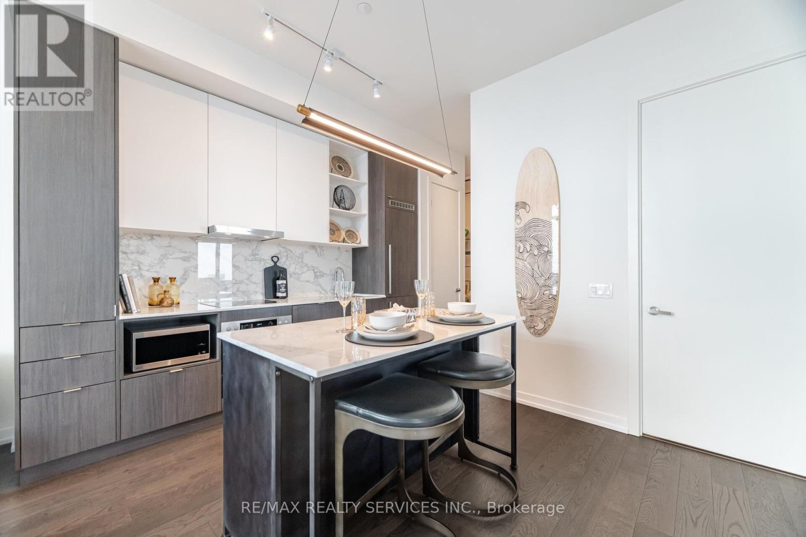 Photo 9 of Ph 103 138 Downes Street, Toronto ON