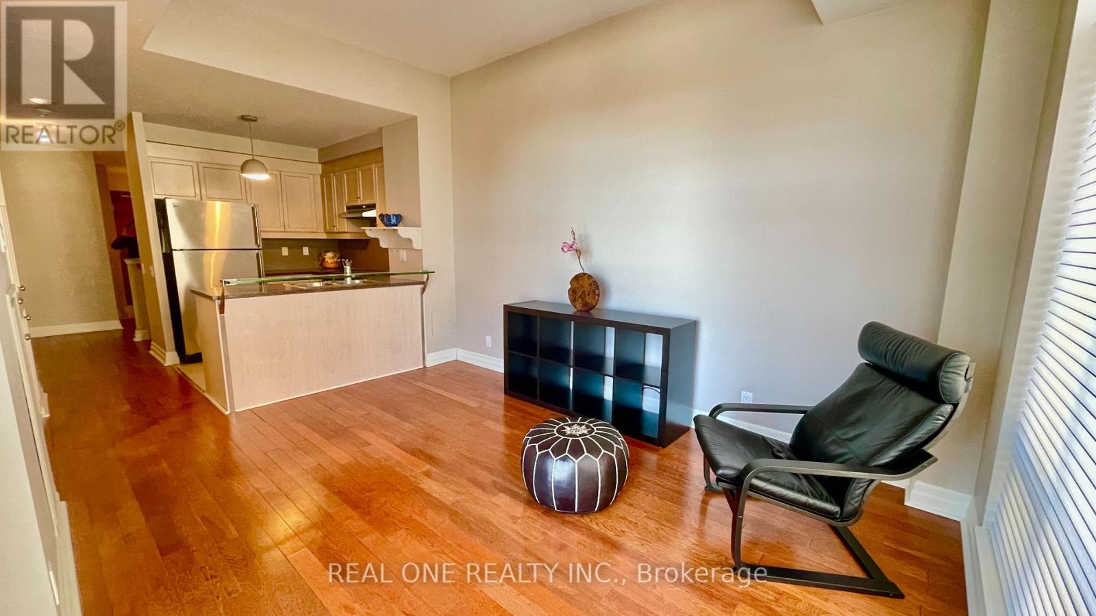 Photo 10 of 105 W 500 Queens Quay W, Toronto ON