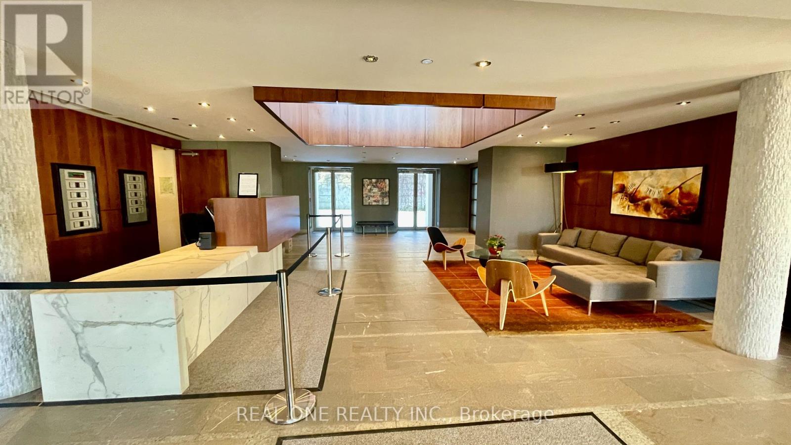 Photo 2 of 105 W 500 Queens Quay W, Toronto ON