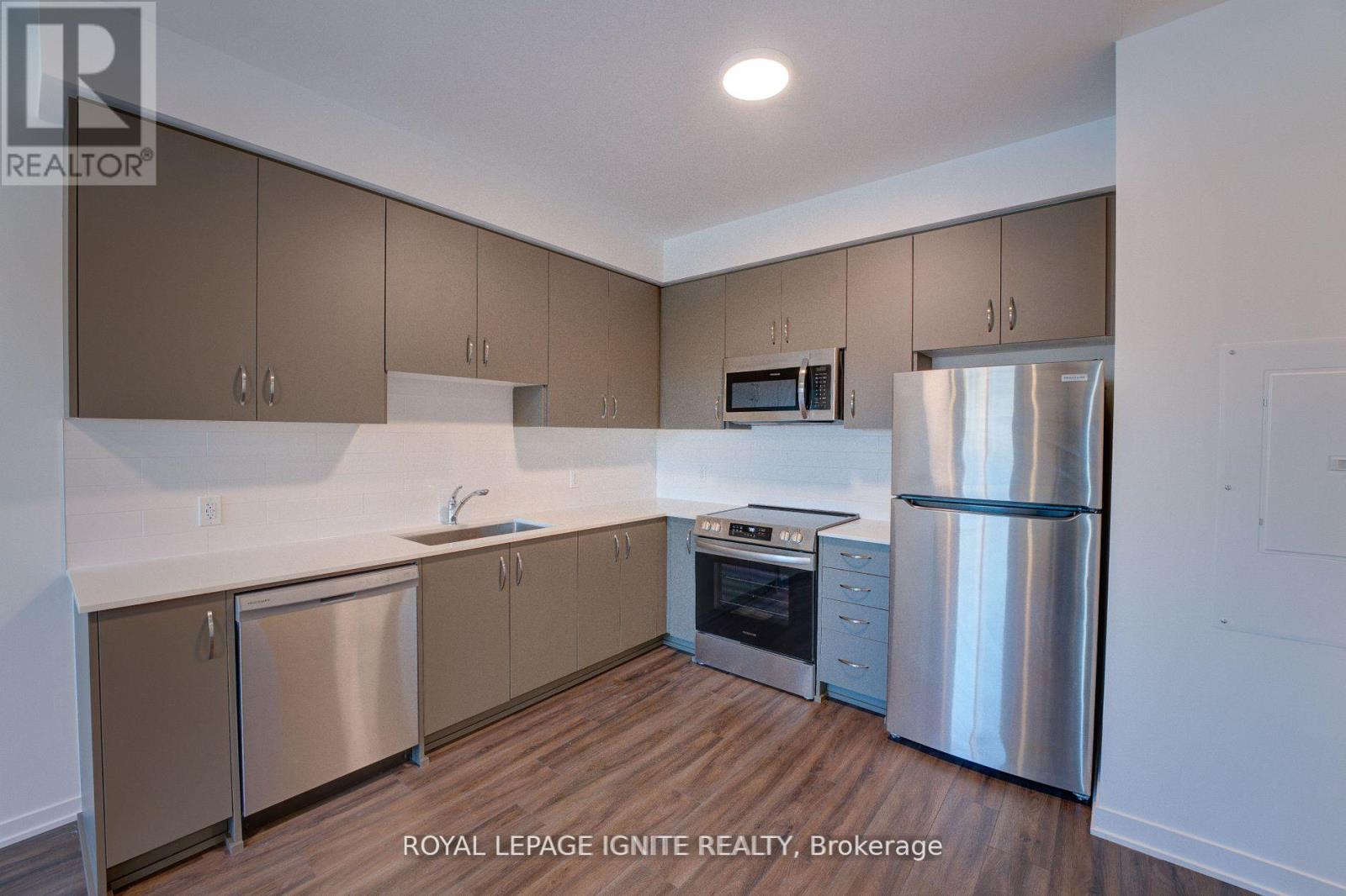 Photo 17 of 415 385 Arctic Red Drive, Oshawa ON
