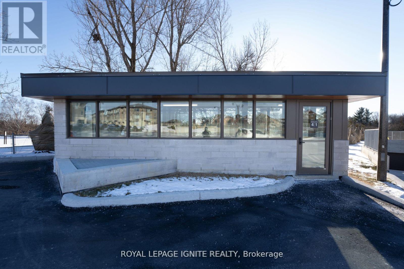 Photo 5 of 415 385 Arctic Red Drive, Oshawa ON