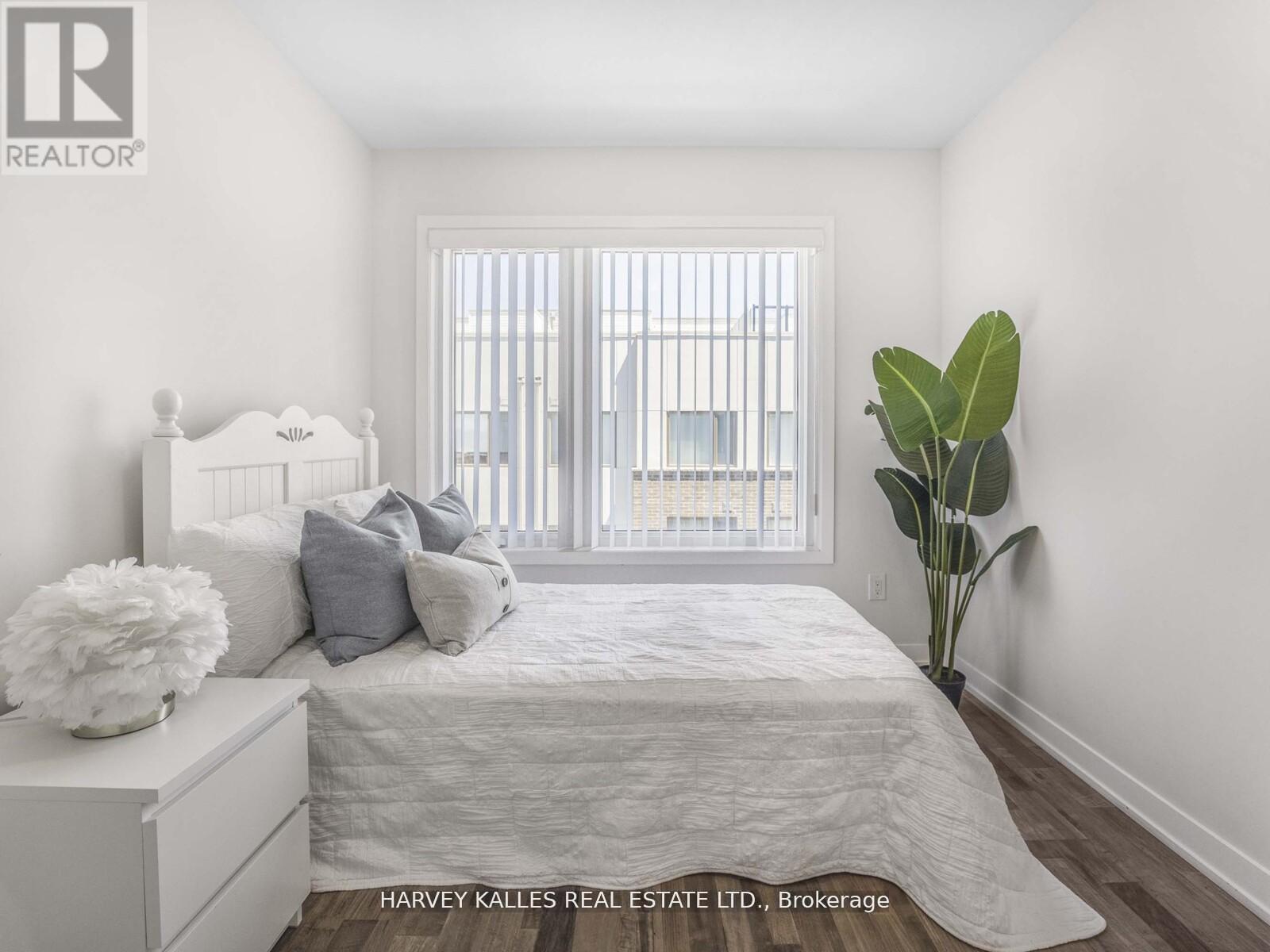 Photo 14 of 404 1460 Whites Road, Pickering ON
