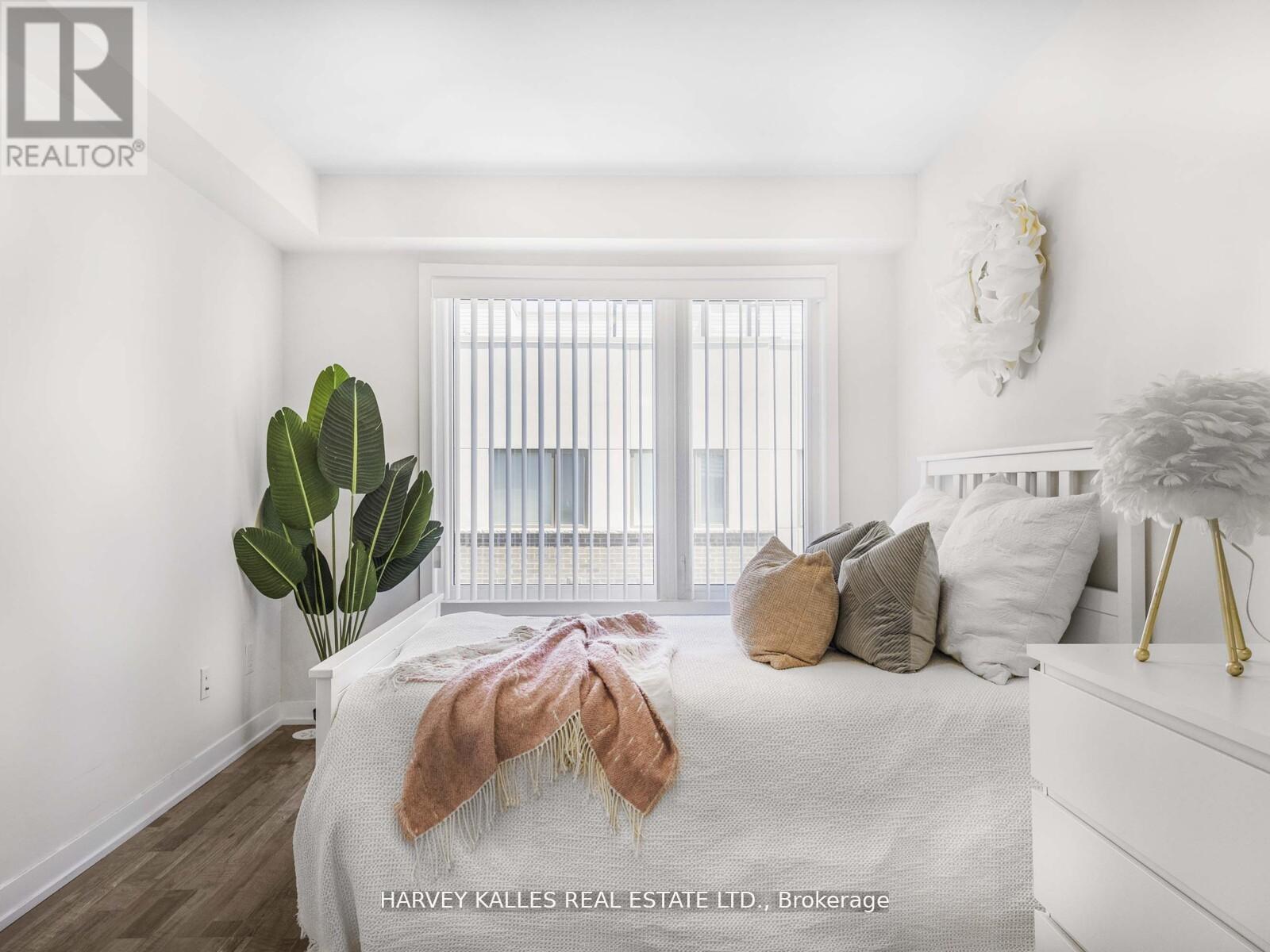 Photo 16 of 404 1460 Whites Road, Pickering ON