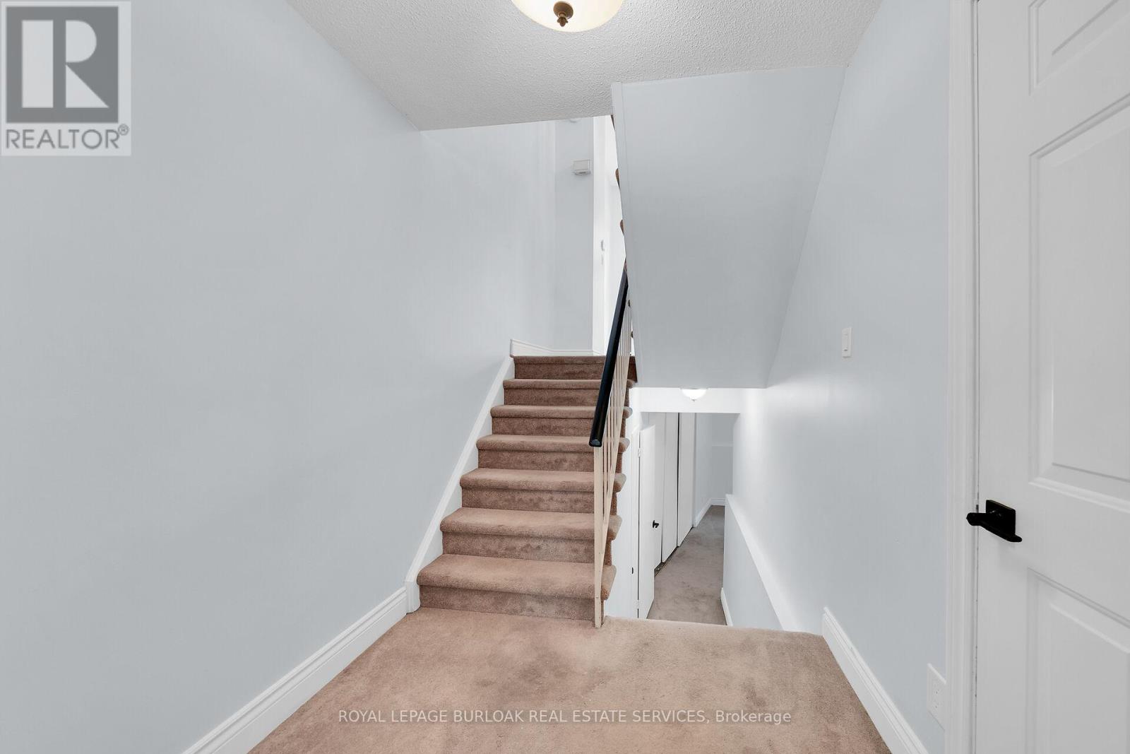Photo 10 of 13 1351 Ontario Street, Burlington ON