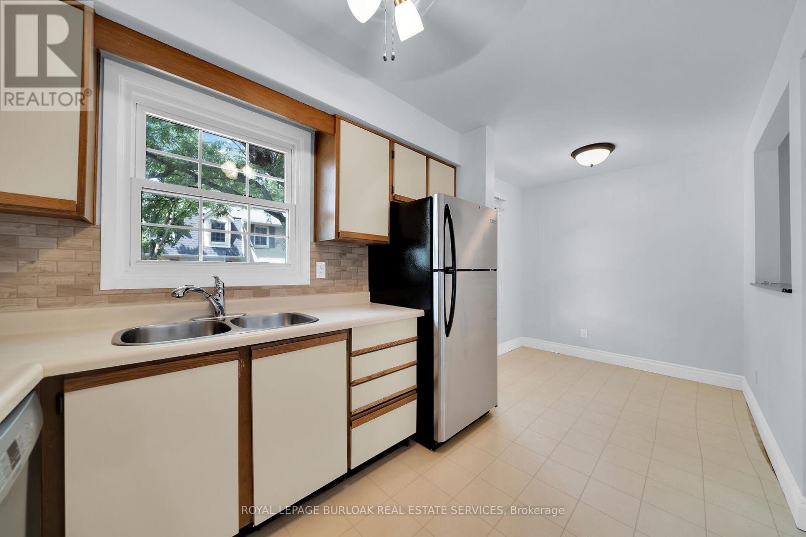 Photo 19 of 13 1351 Ontario Street, Burlington ON