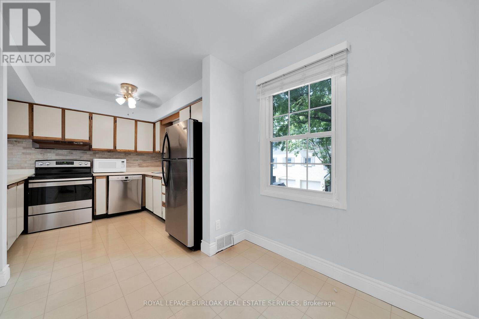 Photo 16 of 13 1351 Ontario Street, Burlington ON