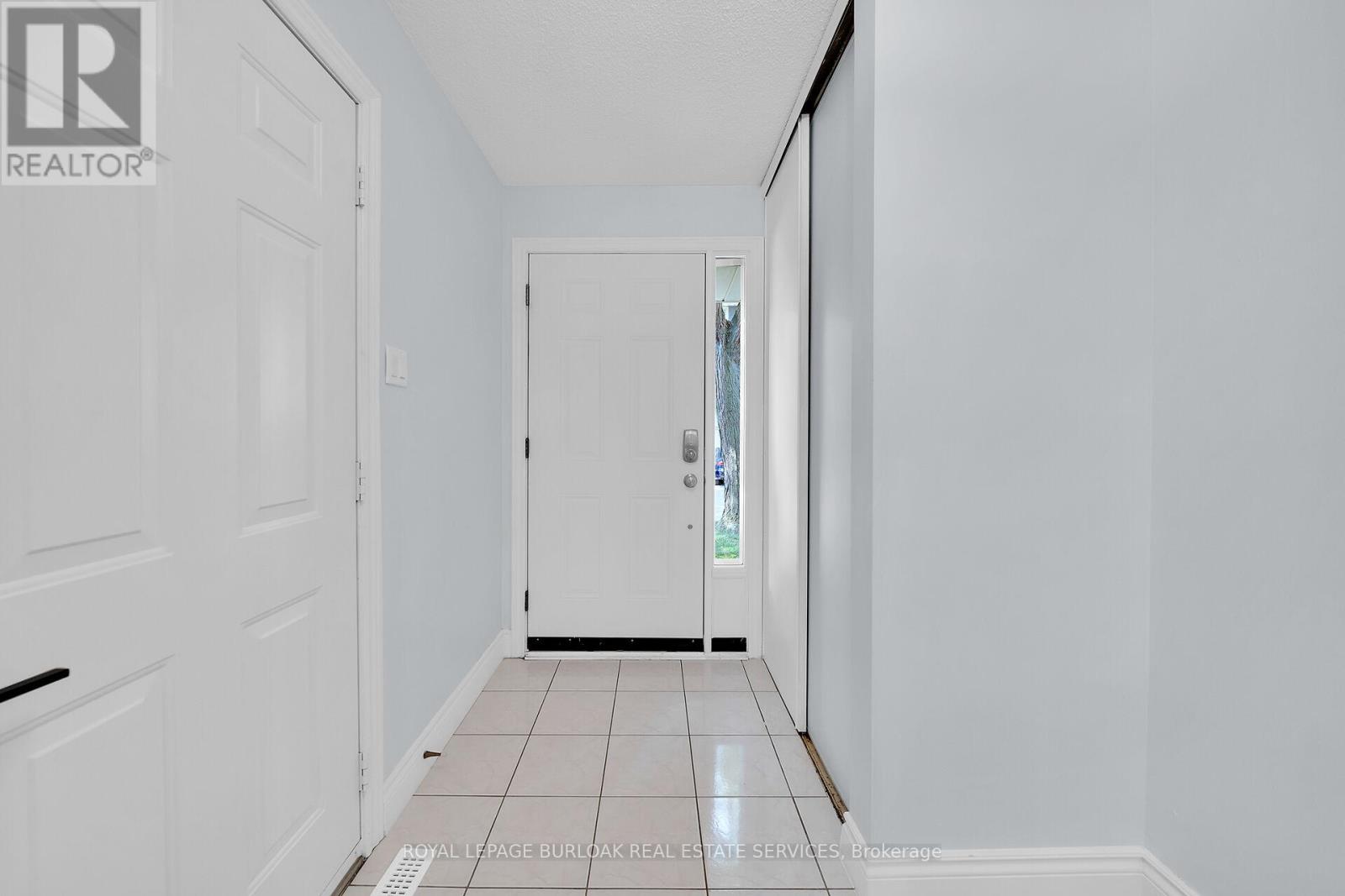 Photo 9 of 13 1351 Ontario Street, Burlington ON