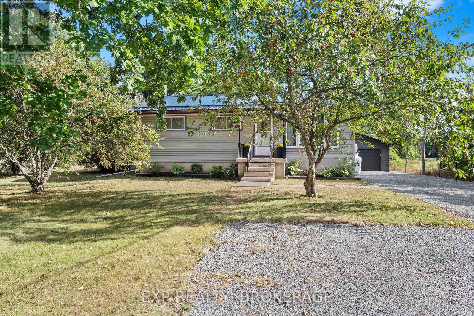 Photo 33 of 3858 Quinn Road W, Frontenac ON