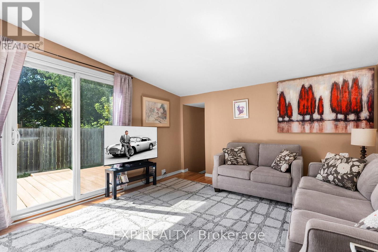 Photo 11 of 148 Morton Avenue, Georgina ON