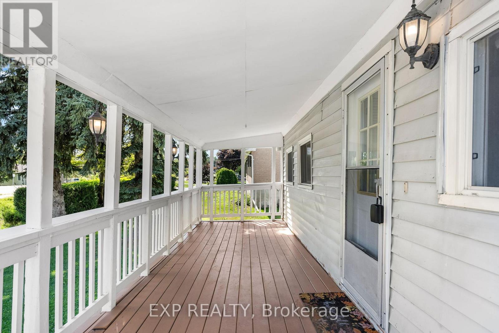 Photo 3 of 148 Morton Avenue, Georgina ON
