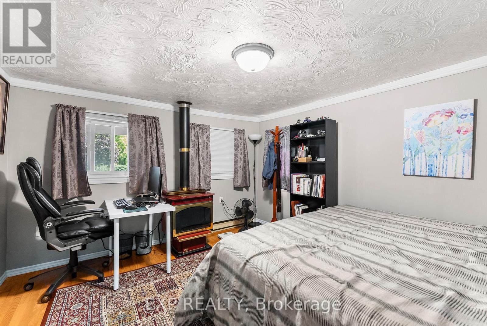 Photo 8 of 148 Morton Avenue, Georgina ON
