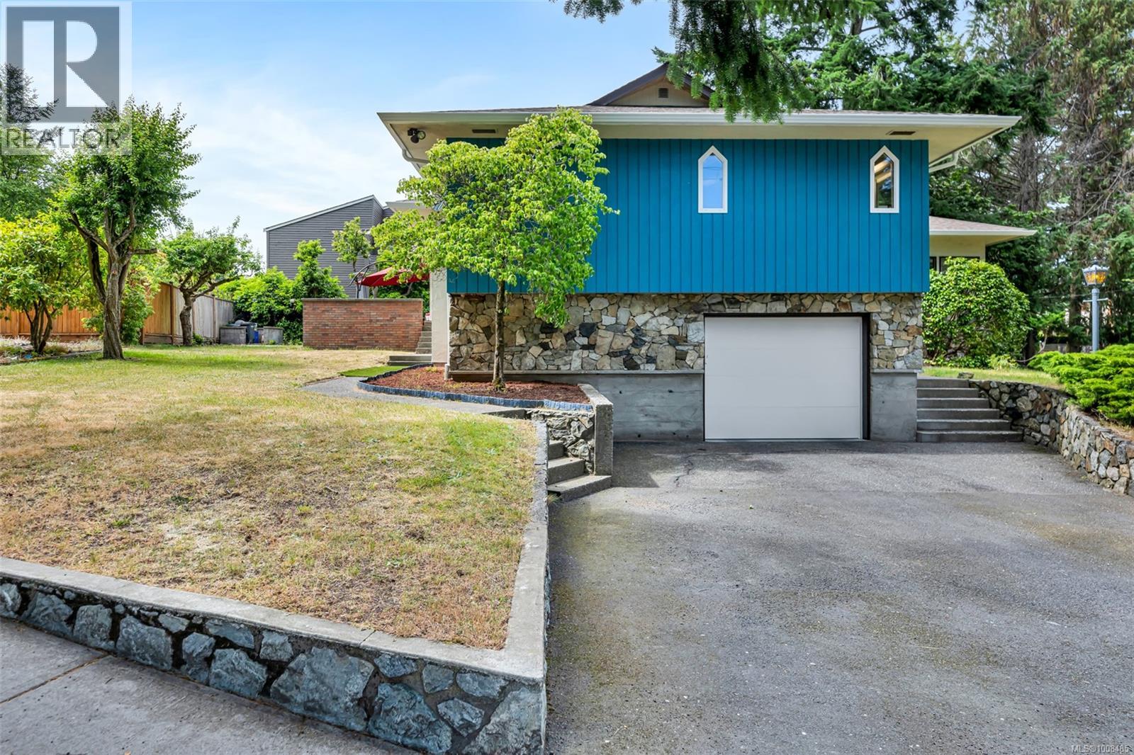  1935 San Juan Avenue, Saanich