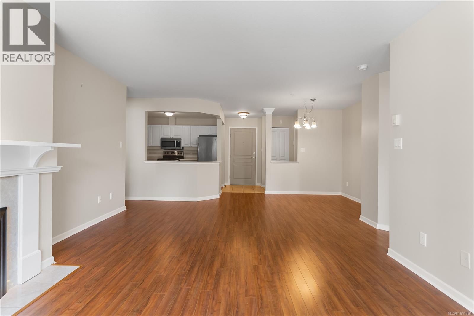 Photo 16 of 402 5650 Edgewater Lane, Nanaimo BC
