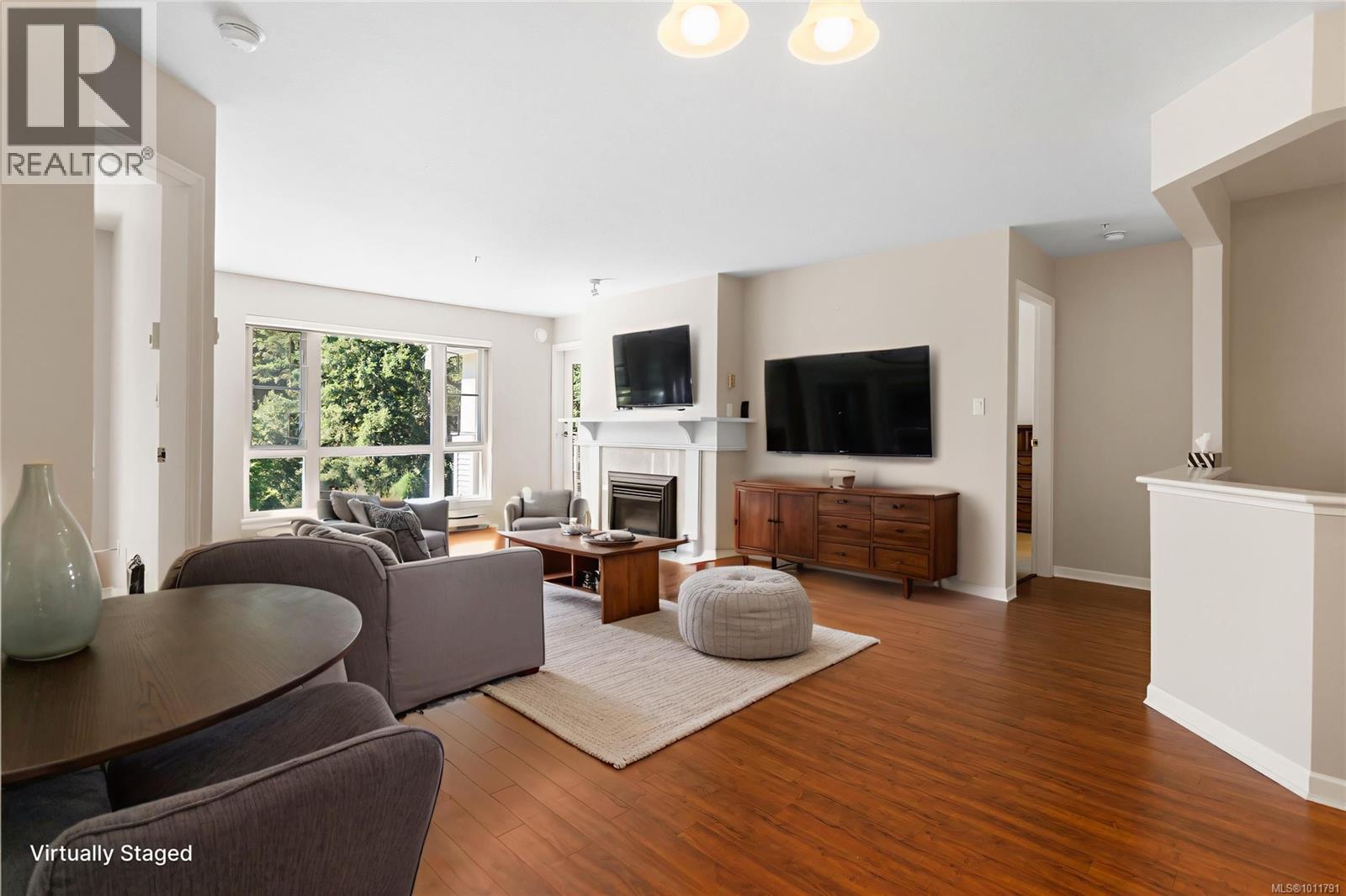 Photo 4 of 402 5650 Edgewater Lane, Nanaimo BC