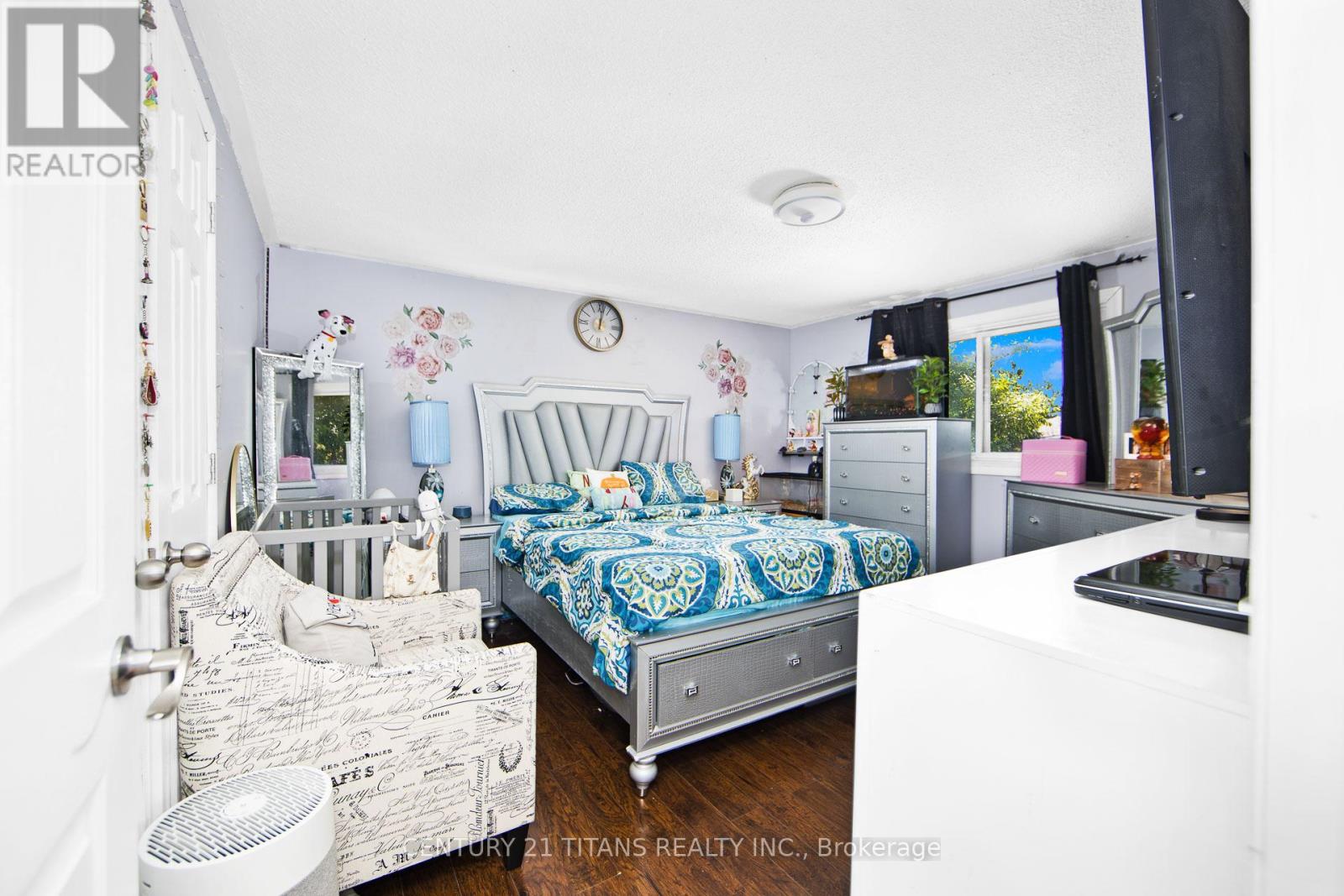 Photo 13 of 7606 Netherwood Road, Mississauga ON