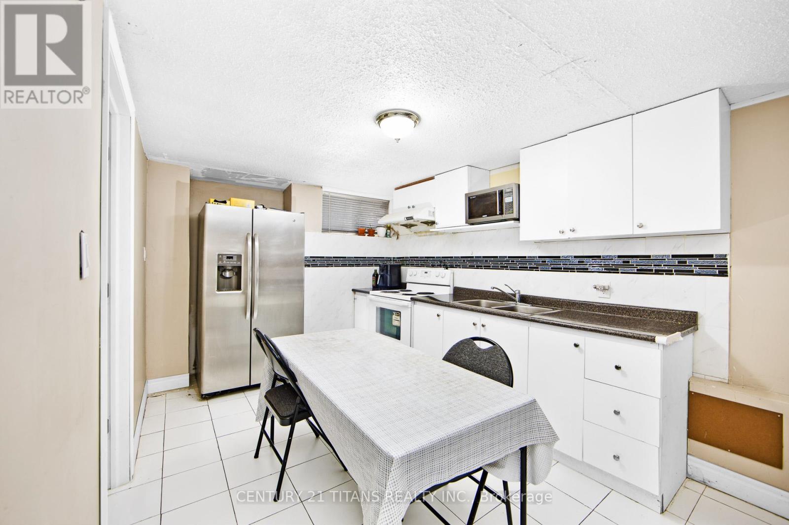 Photo 20 of 7606 Netherwood Road, Mississauga ON